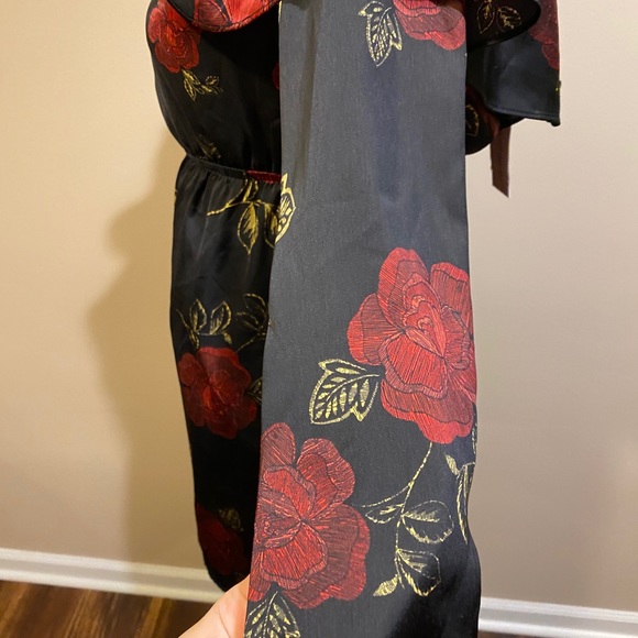 Cupcakes & Cashmere Rose Floral Halter Dress - Picture 11 of 14